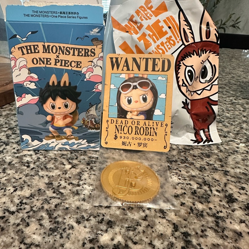 The Monsters - One piece (NICO ROBINS) *Authentic* Pop Mart